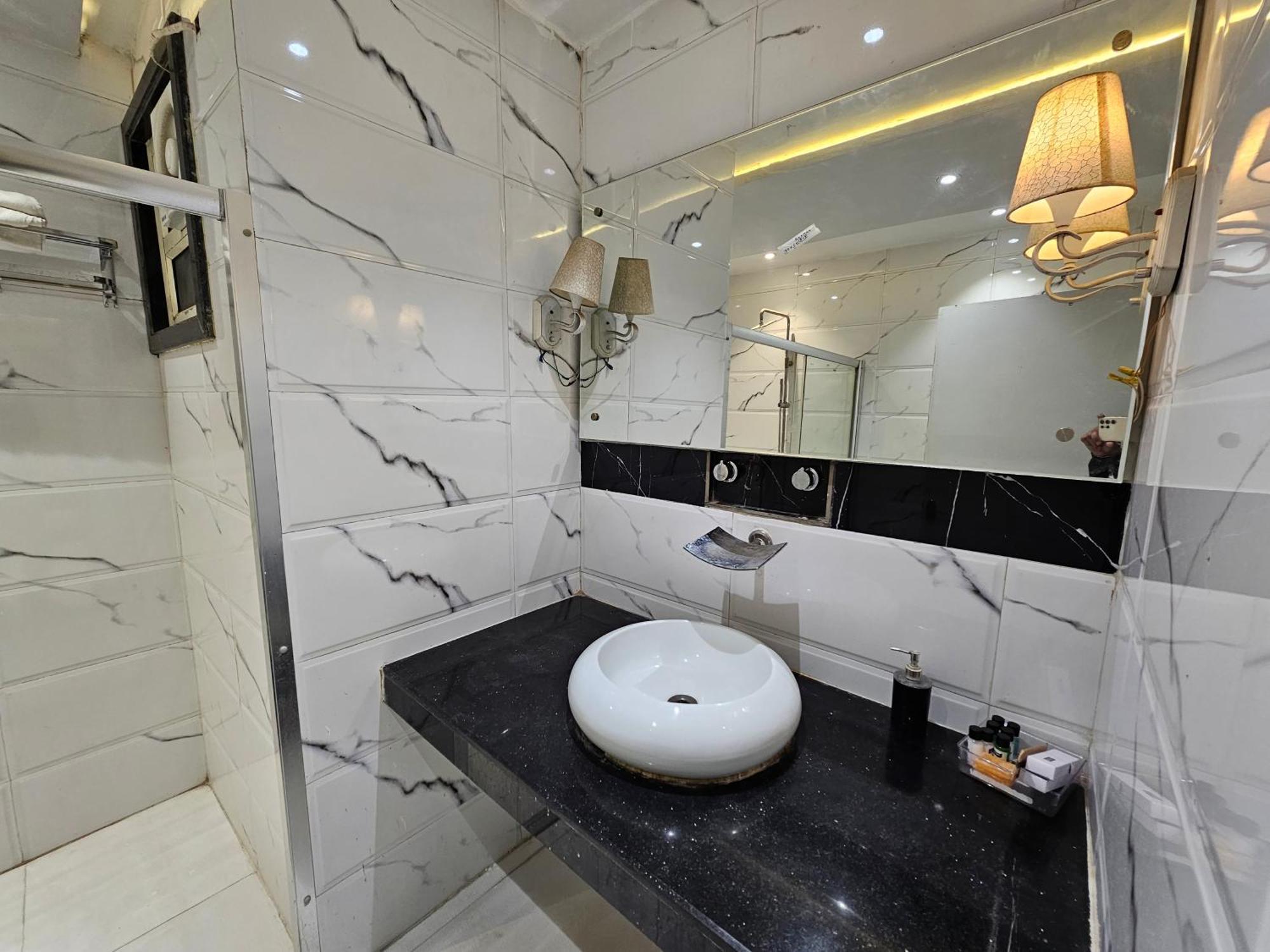 Hotel Mk Vivanta Gwalior Exterior foto